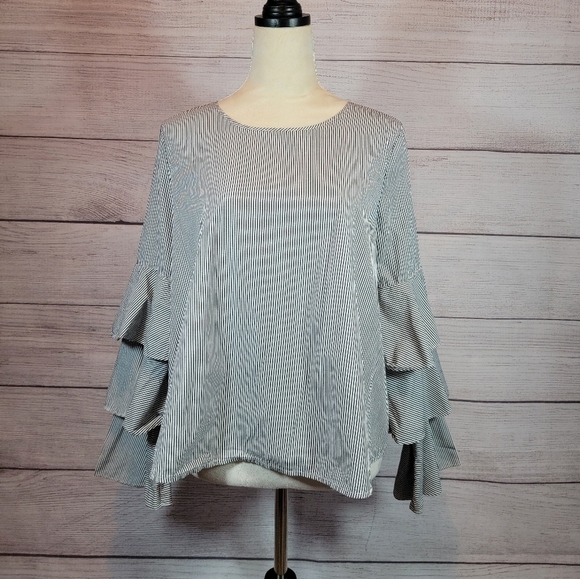 ABOUND Striped 3 Tiered Sleeve Blouse Blue and White Size Small - Picture 1 of 6